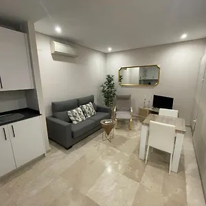 https://apartamento-centro-historico-1.hotelsinnerja.org