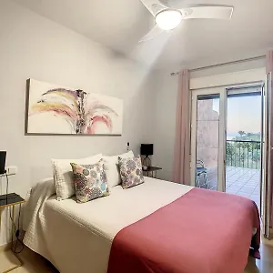 https://apartamento-playa-la-vina-p.hotelsinnerja.org